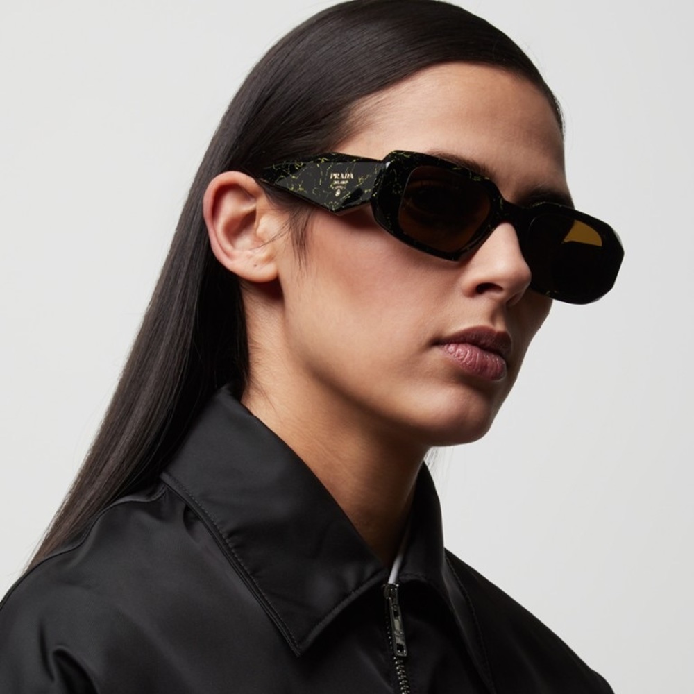 New - New Prada PRADA
Dark Brown Rectangular Ladies Sunglasses
PR 17WSF 19D01T…